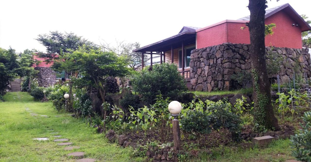 Gotjawal Geomunoreum Pension Jeju by Eksteriør bilde