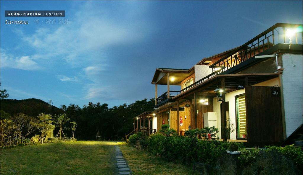 Gotjawal Geomunoreum Pension Jeju by Eksteriør bilde