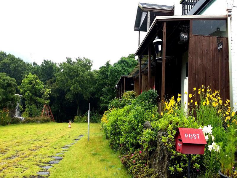 Gotjawal Geomunoreum Pension Jeju by Eksteriør bilde