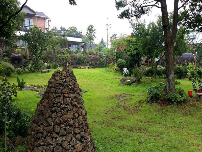 Gotjawal Geomunoreum Pension Jeju by Eksteriør bilde